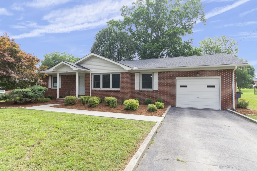 102 Molloy Street Mcminnville TN 37110