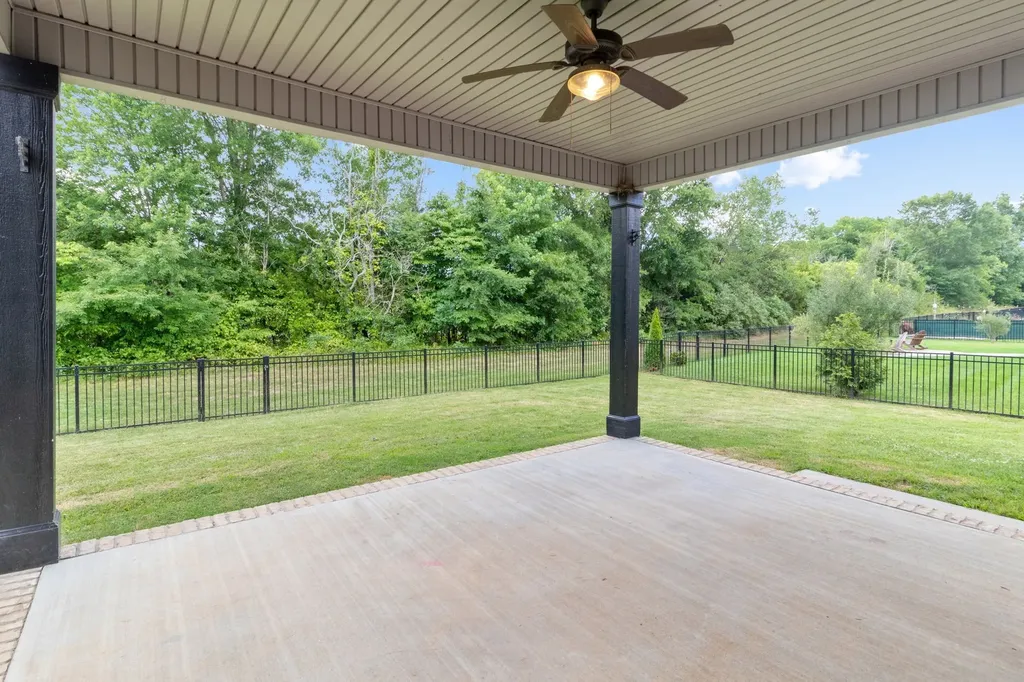 1072 Chagford Drive Clarksville TN 37043