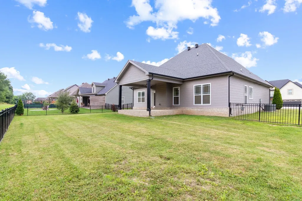 1072 Chagford Drive Clarksville TN 37043
