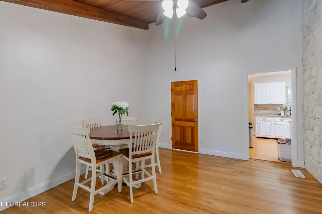 907 W 6th Avenue Lenoir City TN 37771
