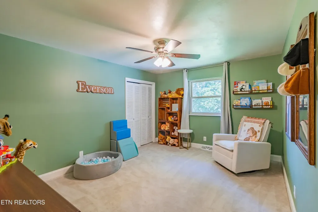 907 W 6th Avenue Lenoir City TN 37771