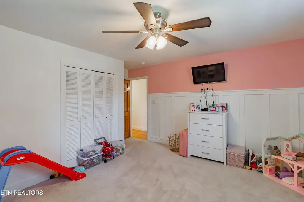 907 W 6th Avenue Lenoir City TN 37771
