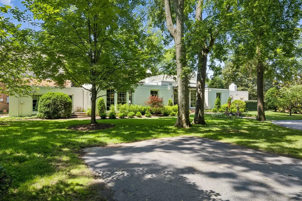 2200 Harding Place Nashville TN 37215