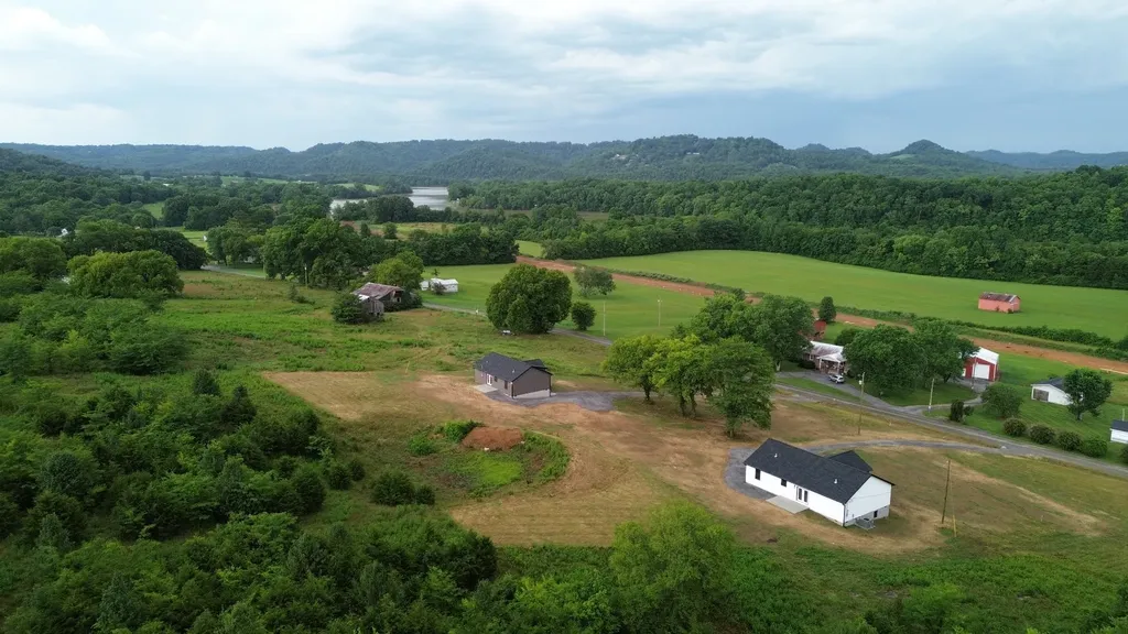 817 Smith Bend Lane Gainesboro TN 38562