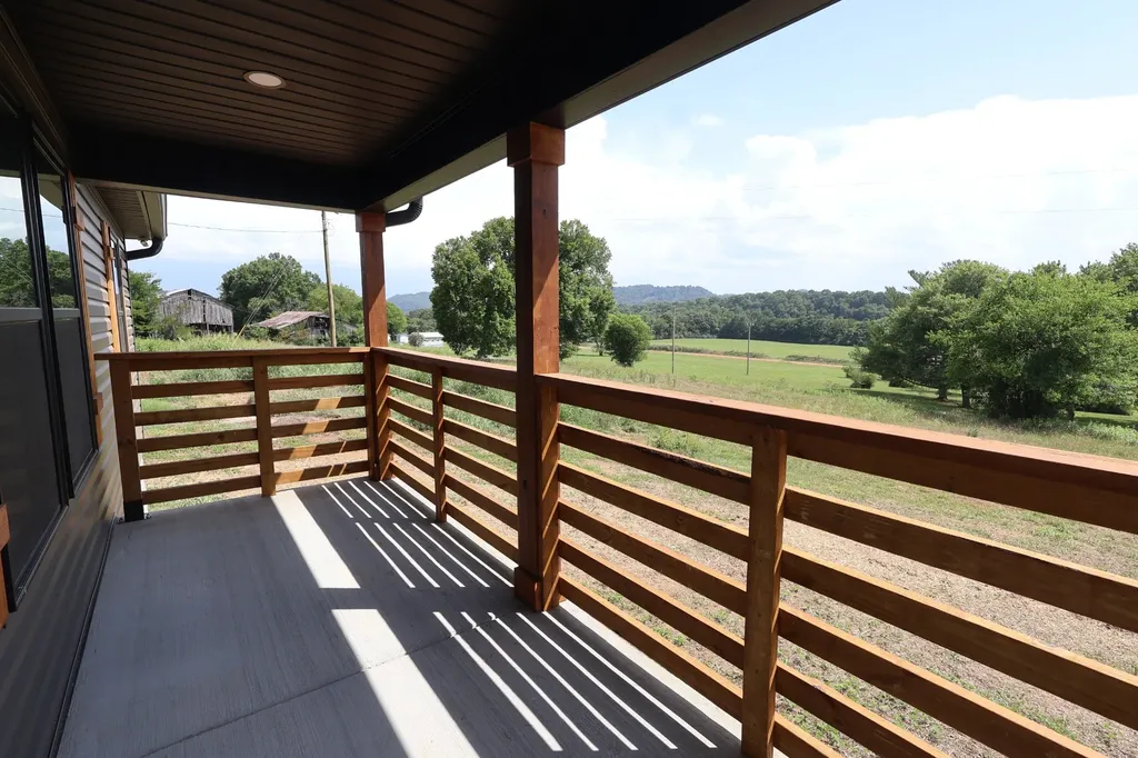 817 Smith Bend Lane Gainesboro TN 38562