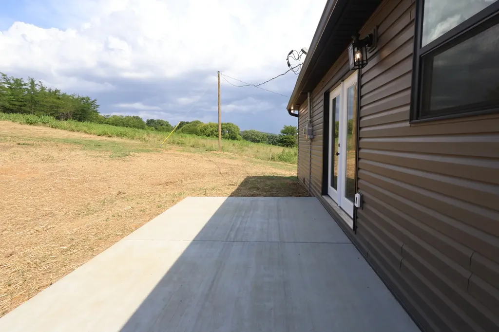 817 Smith Bend Lane Gainesboro TN 38562