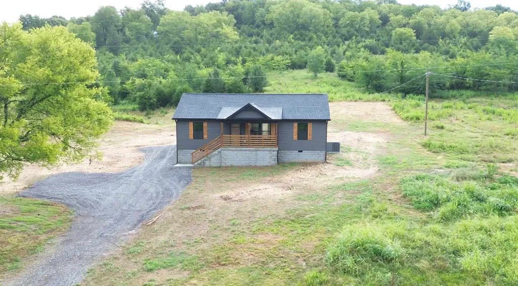 817 Smith Bend Lane Gainesboro TN 38562