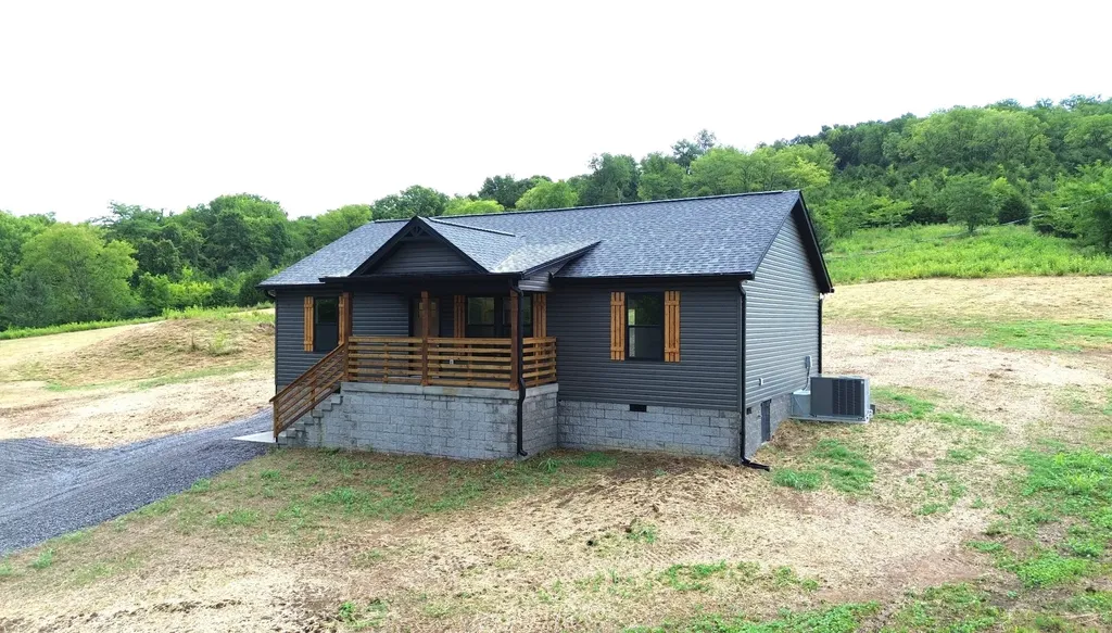 817 Smith Bend Lane Gainesboro TN 38562