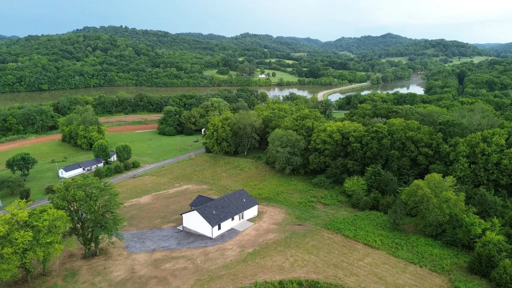 797 Smith Bend Lane Gainesboro TN 38562