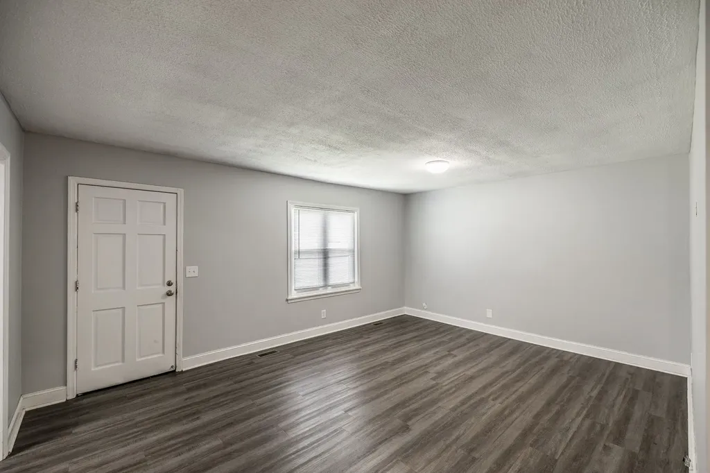 2952 Highway 41, S Springfield TN 37172