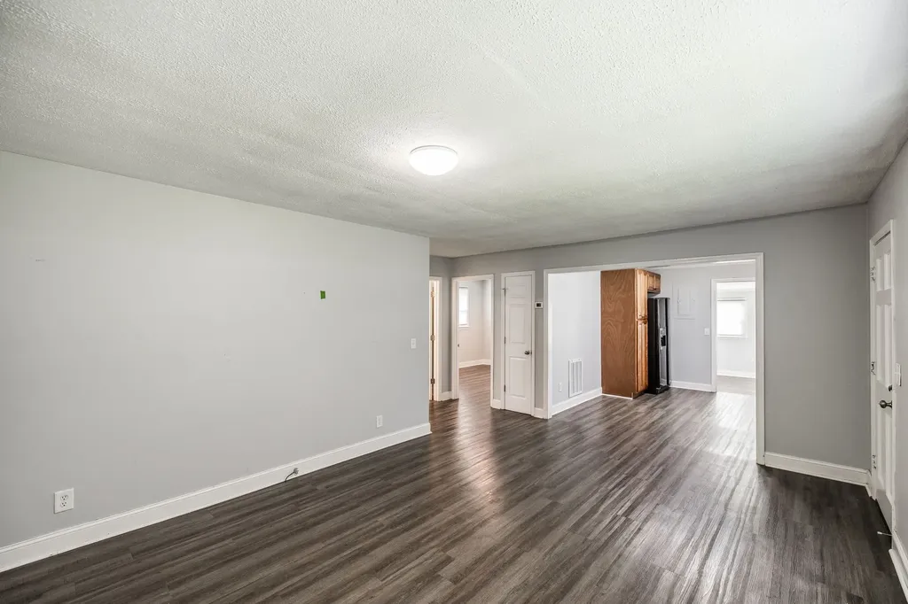 2952 Highway 41, S Springfield TN 37172