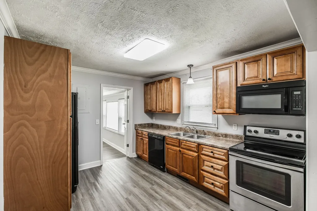 2952 Highway 41, S Springfield TN 37172