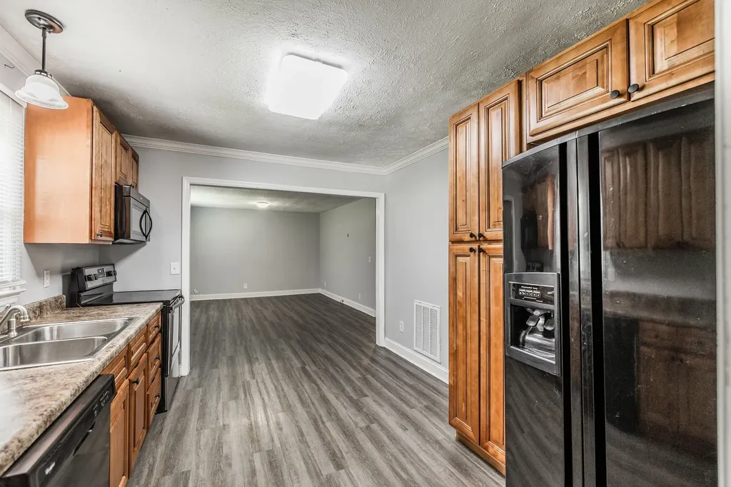 2952 Highway 41, S Springfield TN 37172