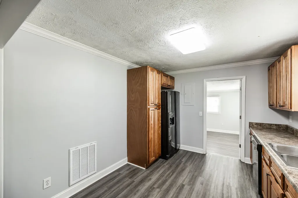 2952 Highway 41, S Springfield TN 37172
