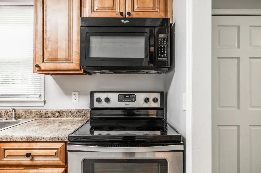 2952 Highway 41, S Springfield TN 37172