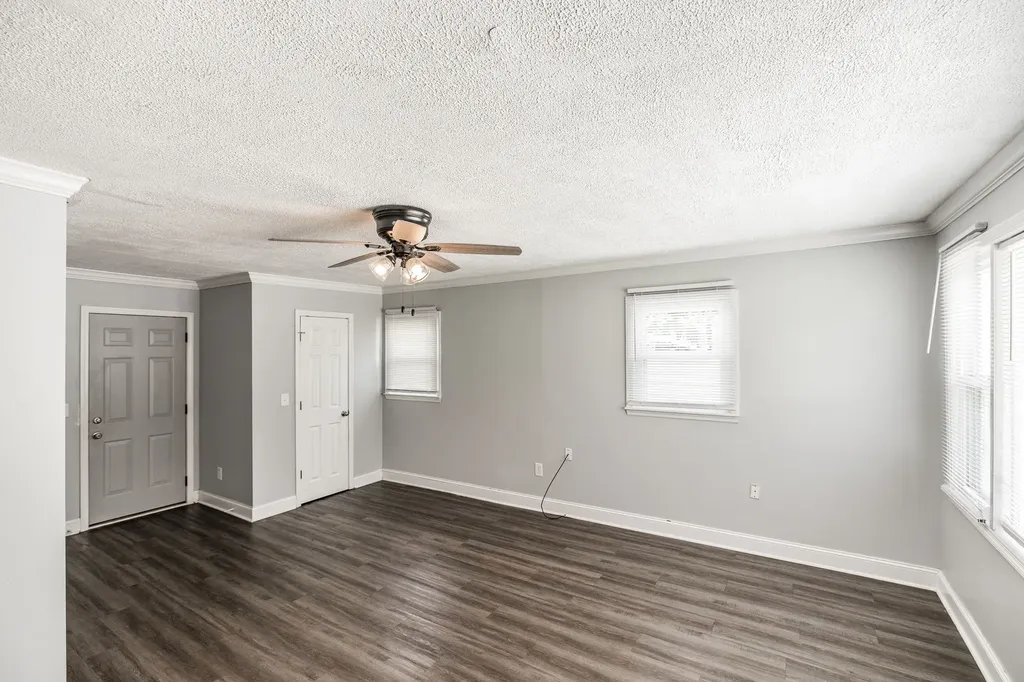 2952 Highway 41, S Springfield TN 37172