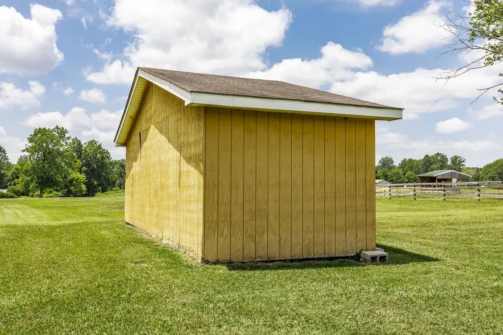 2952 Highway 41, S Springfield TN 37172