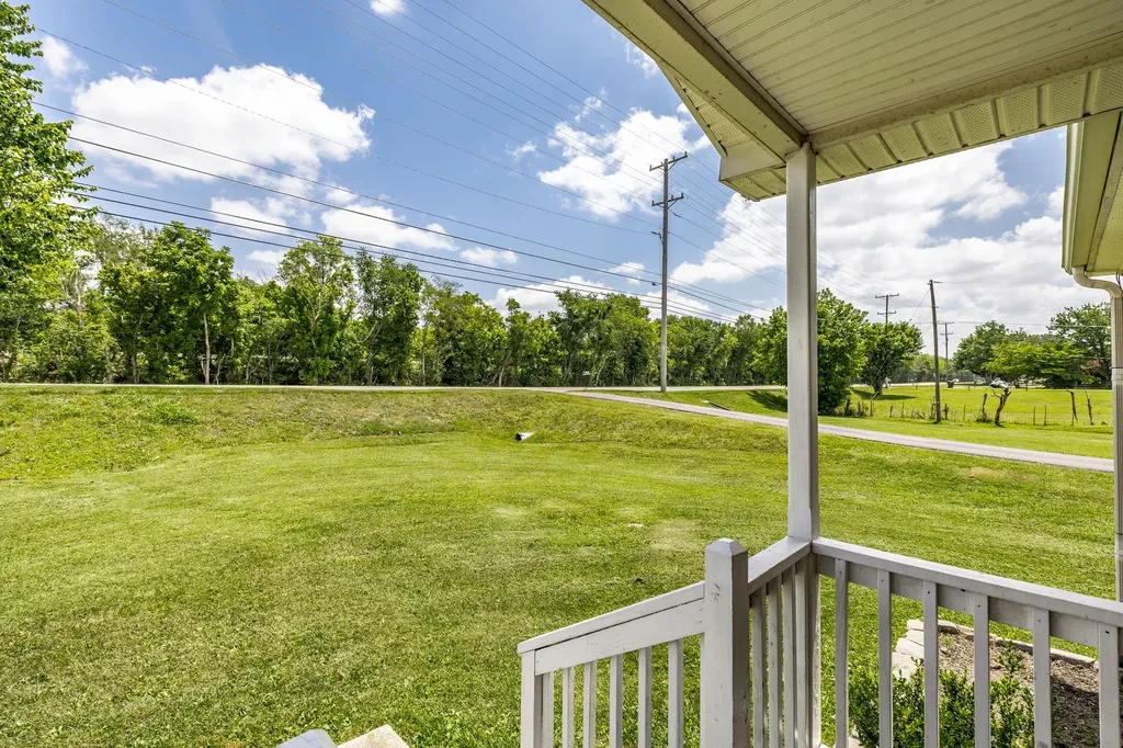 2952 Highway 41, S Springfield TN 37172