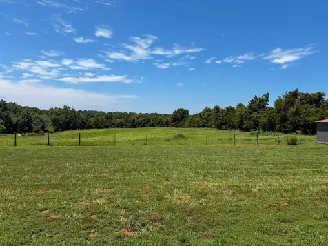 285 Calvert Ridge Road Westmoreland TN 37186