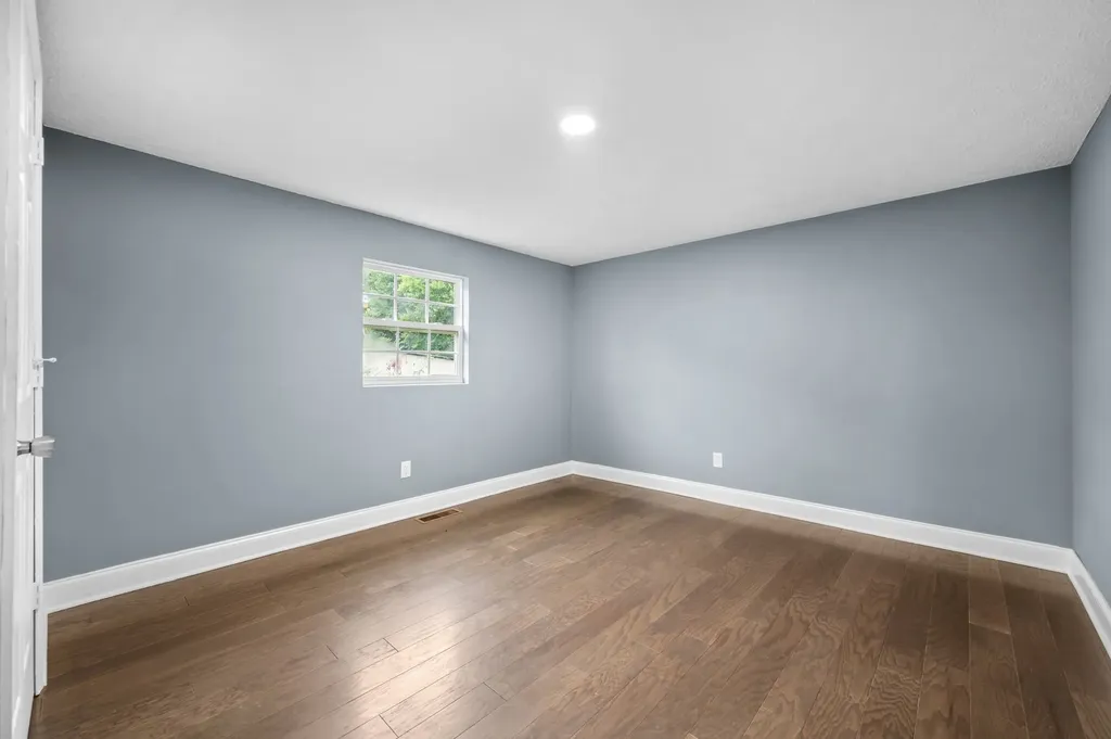 243 N G Street Hillsboro TN 37342