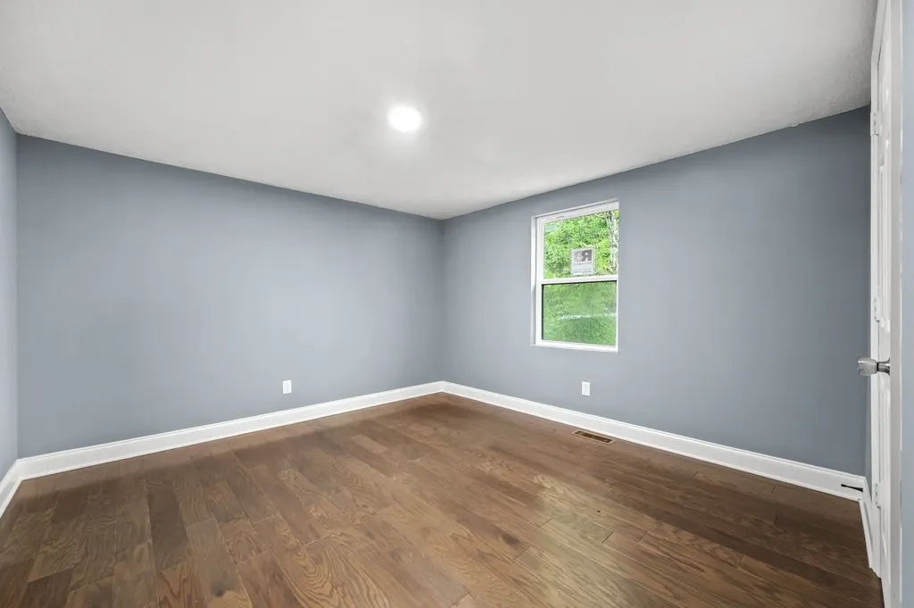 243 N G Street Hillsboro TN 37342