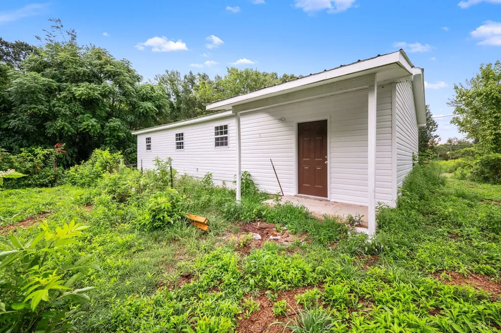 243 N G Street Hillsboro TN 37342