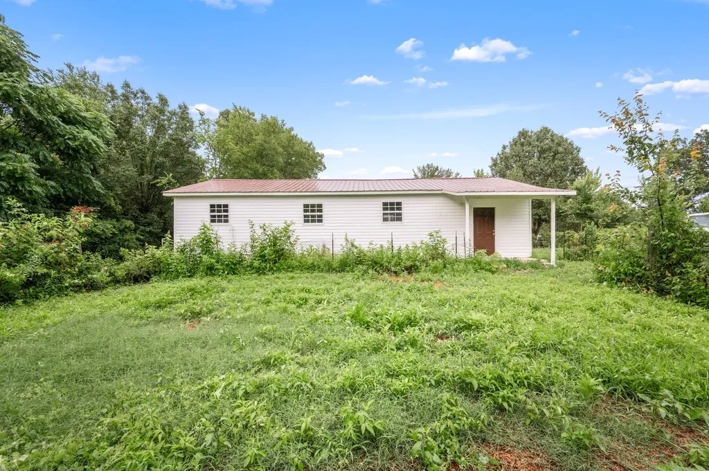 243 N G Street Hillsboro TN 37342