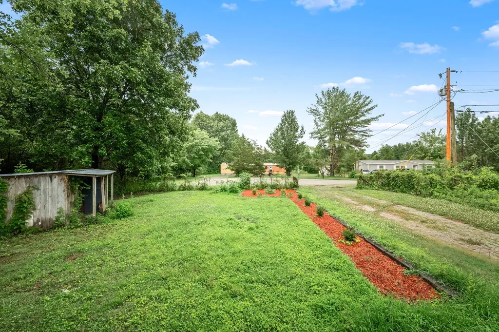 243 N G Street Hillsboro TN 37342