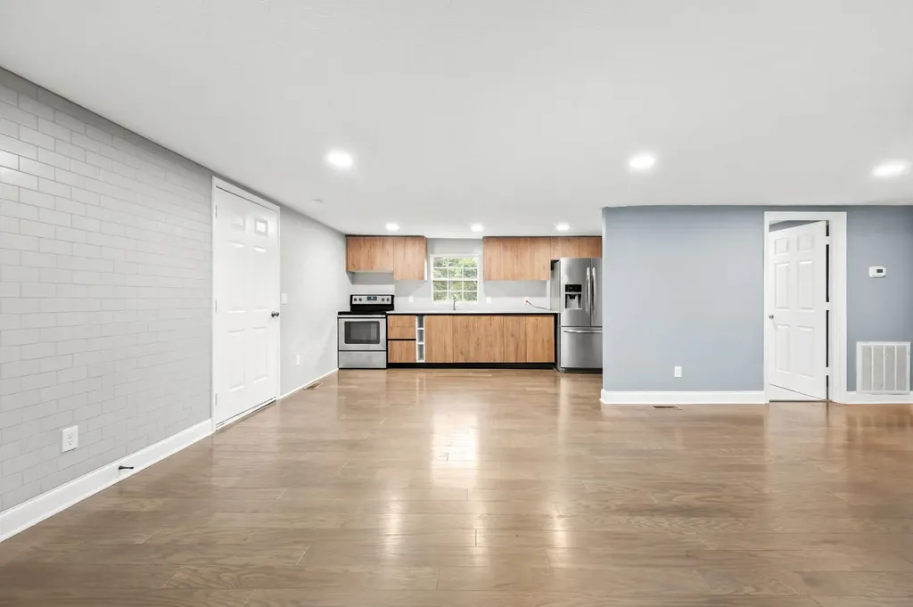 243 N G Street Hillsboro TN 37342