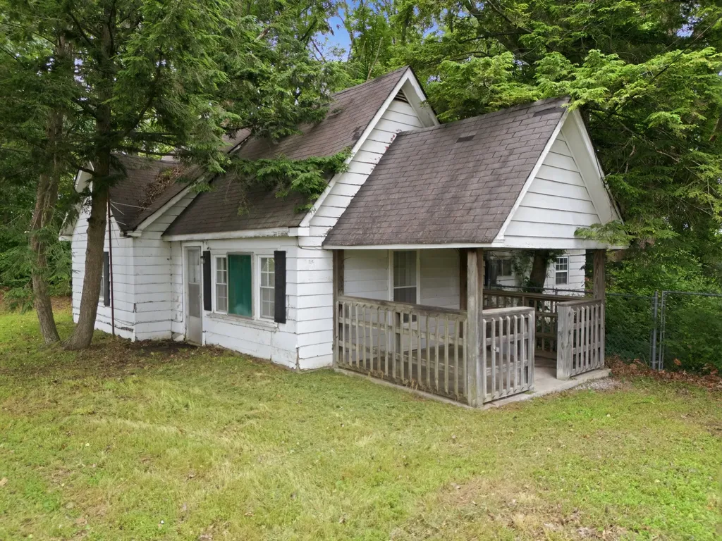 3811 Old Greenbrier Pike Springfield TN 37172