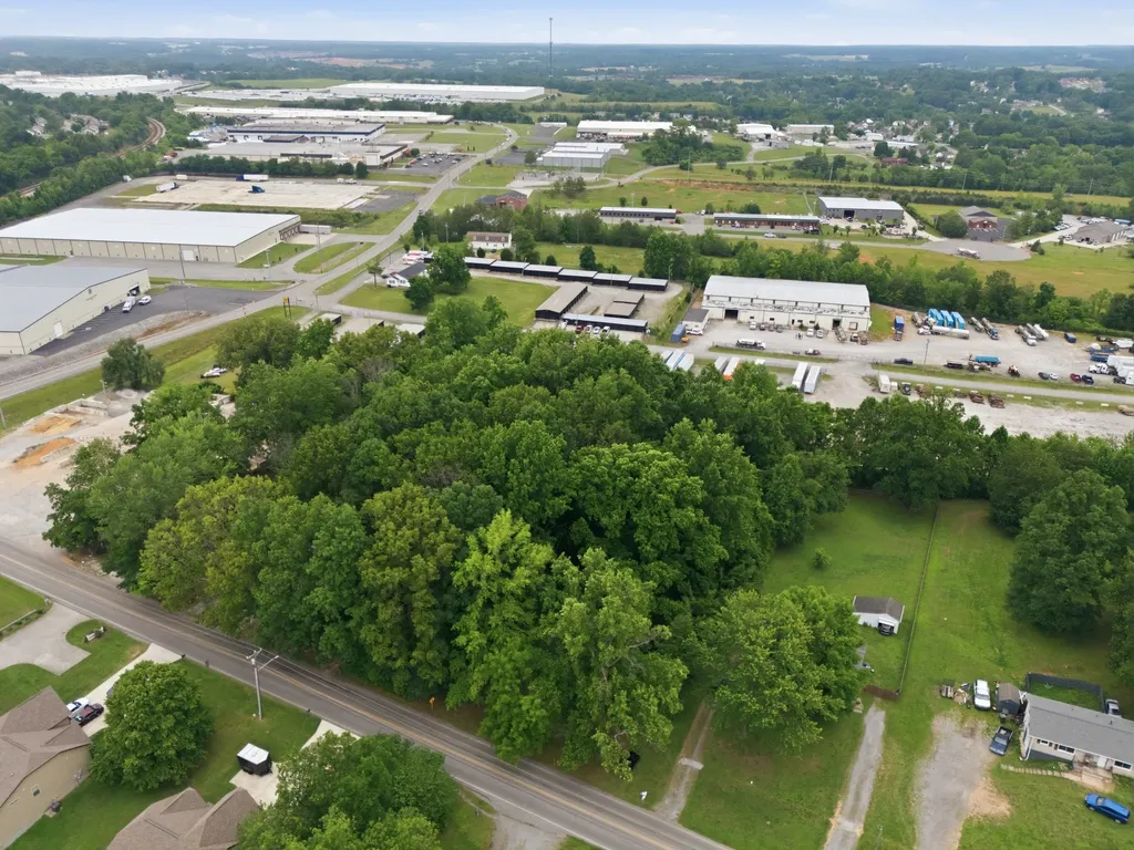 3811 Old Greenbrier Pike Springfield TN 37172