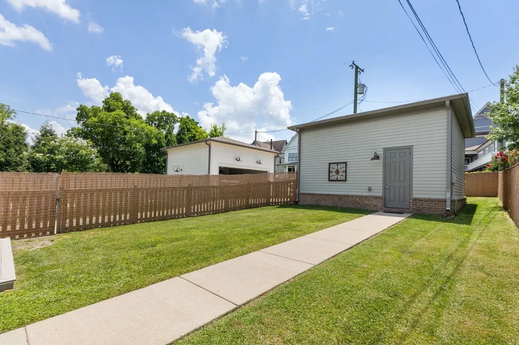 1917 Warfield Drive Nashville TN 37215