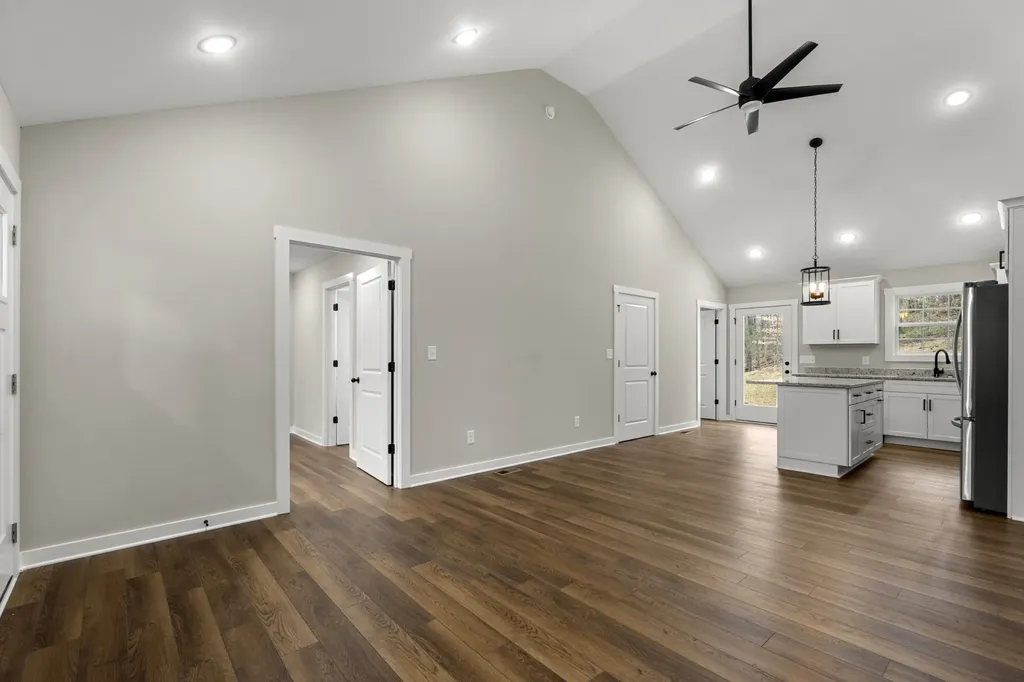 1047 Oak Grove Road Dickson TN 37055