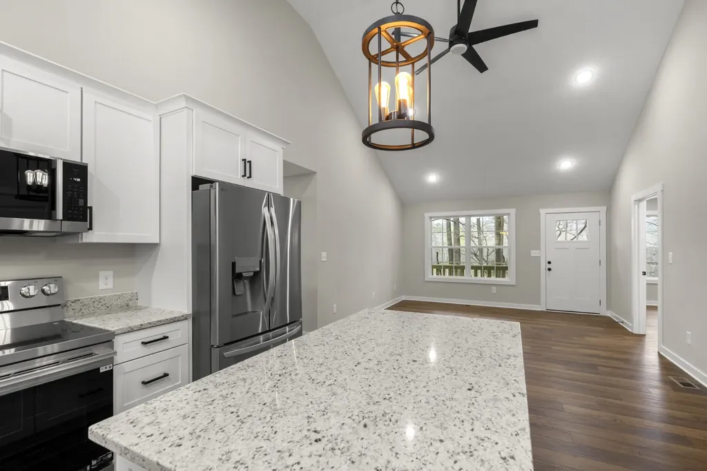 1047 Oak Grove Road Dickson TN 37055