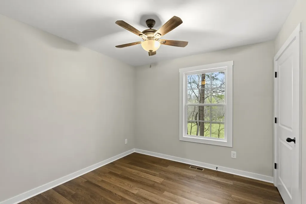 1047 Oak Grove Road Dickson TN 37055