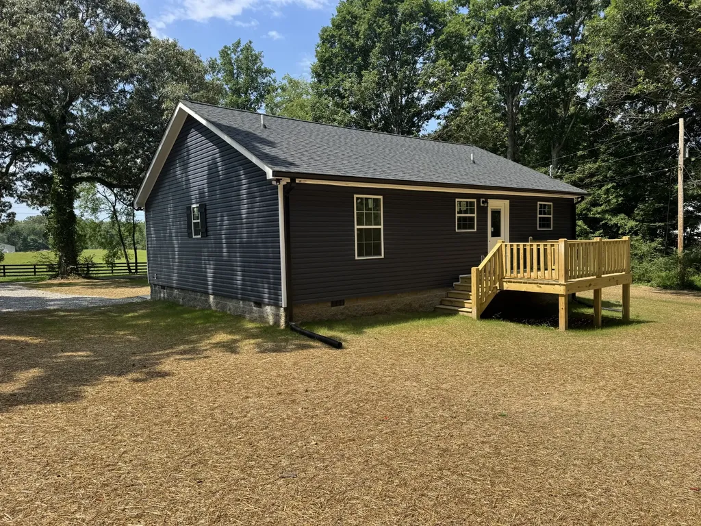1047 Oak Grove Road Dickson TN 37055