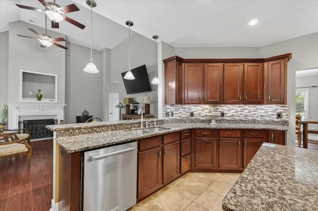 476 Maxshire Court Clarksville TN 37043