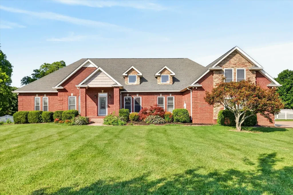 476 Maxshire Court Clarksville TN 37043