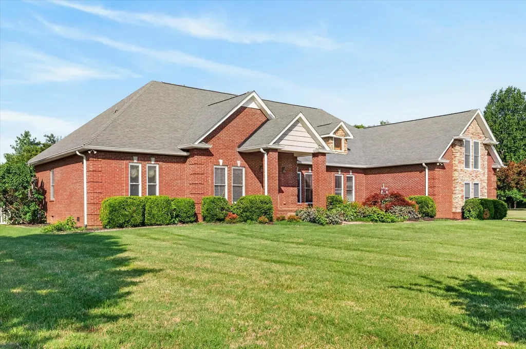 476 Maxshire Court Clarksville TN 37043