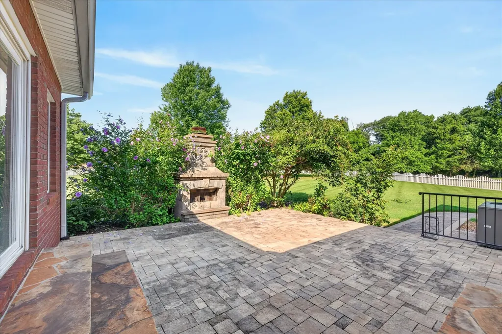 476 Maxshire Court Clarksville TN 37043