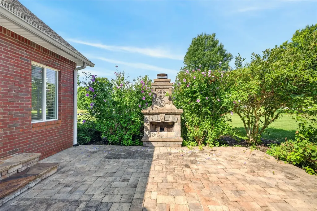 476 Maxshire Court Clarksville TN 37043