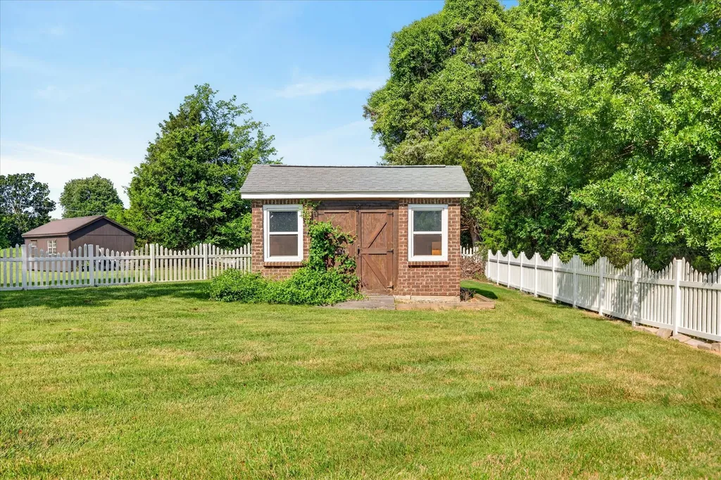 476 Maxshire Court Clarksville TN 37043