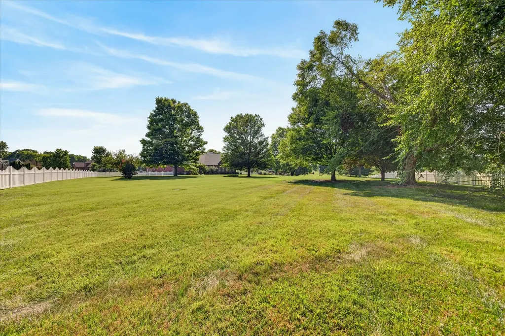 476 Maxshire Court Clarksville TN 37043