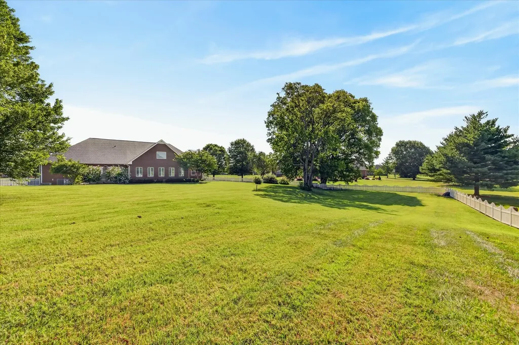 476 Maxshire Court Clarksville TN 37043