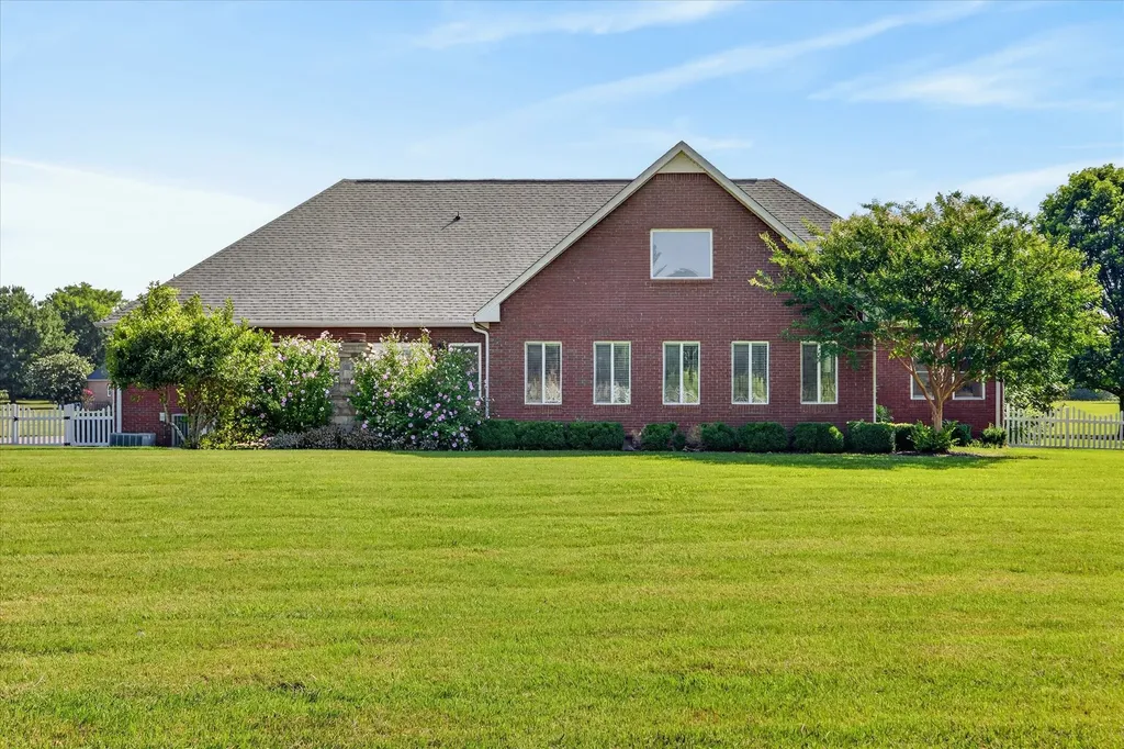 476 Maxshire Court Clarksville TN 37043