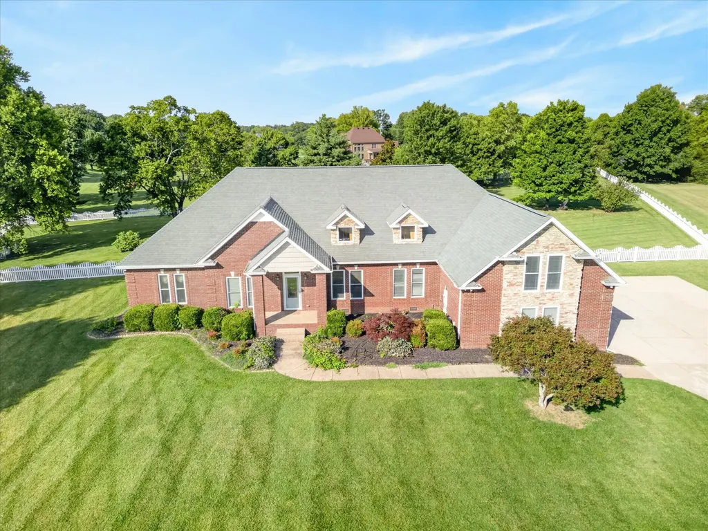 476 Maxshire Court Clarksville TN 37043
