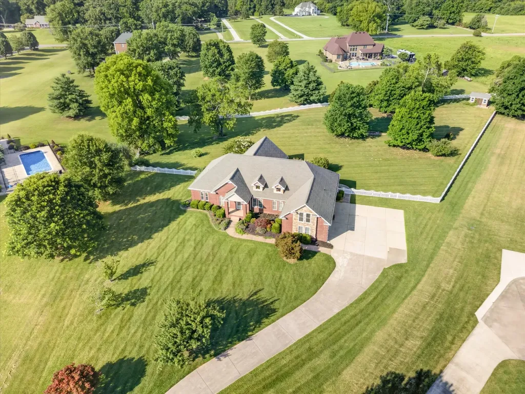 476 Maxshire Court Clarksville TN 37043