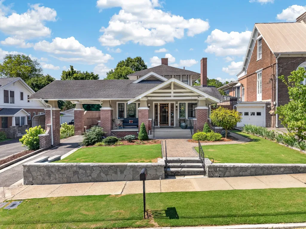 203 Maple St, E Fayetteville TN 37334