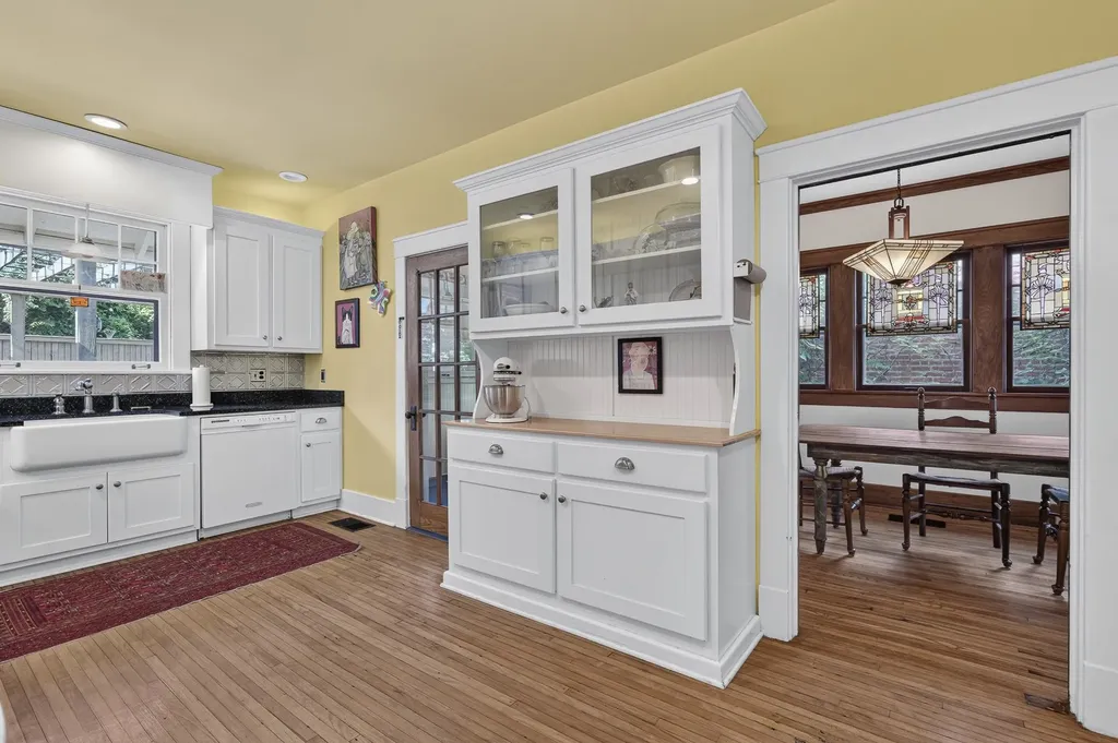 203 Maple St, E Fayetteville TN 37334