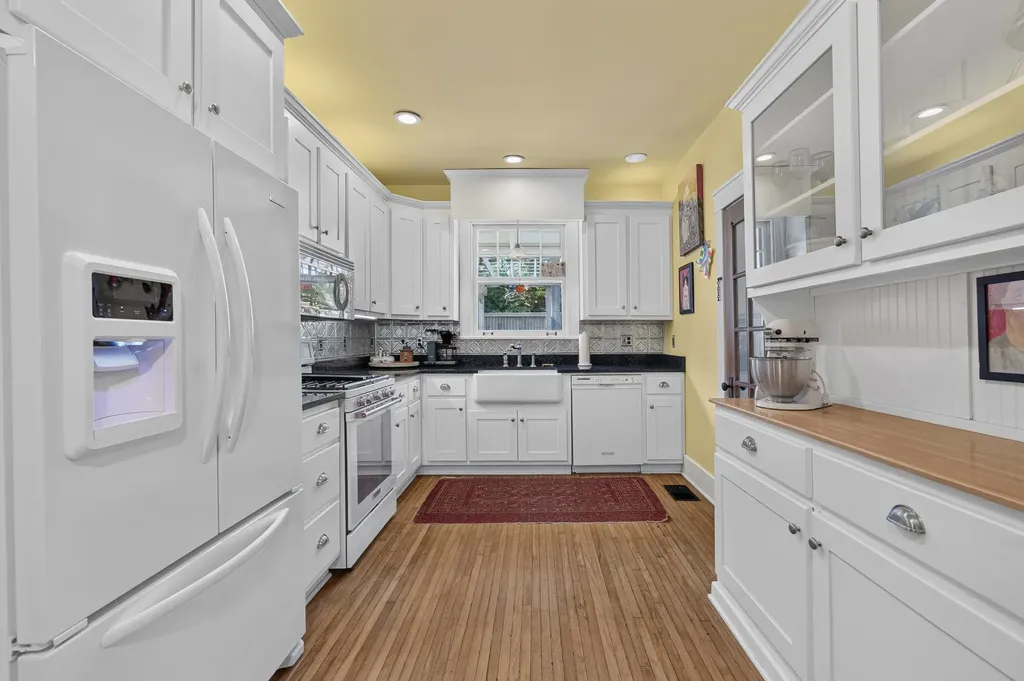 203 Maple St, E Fayetteville TN 37334